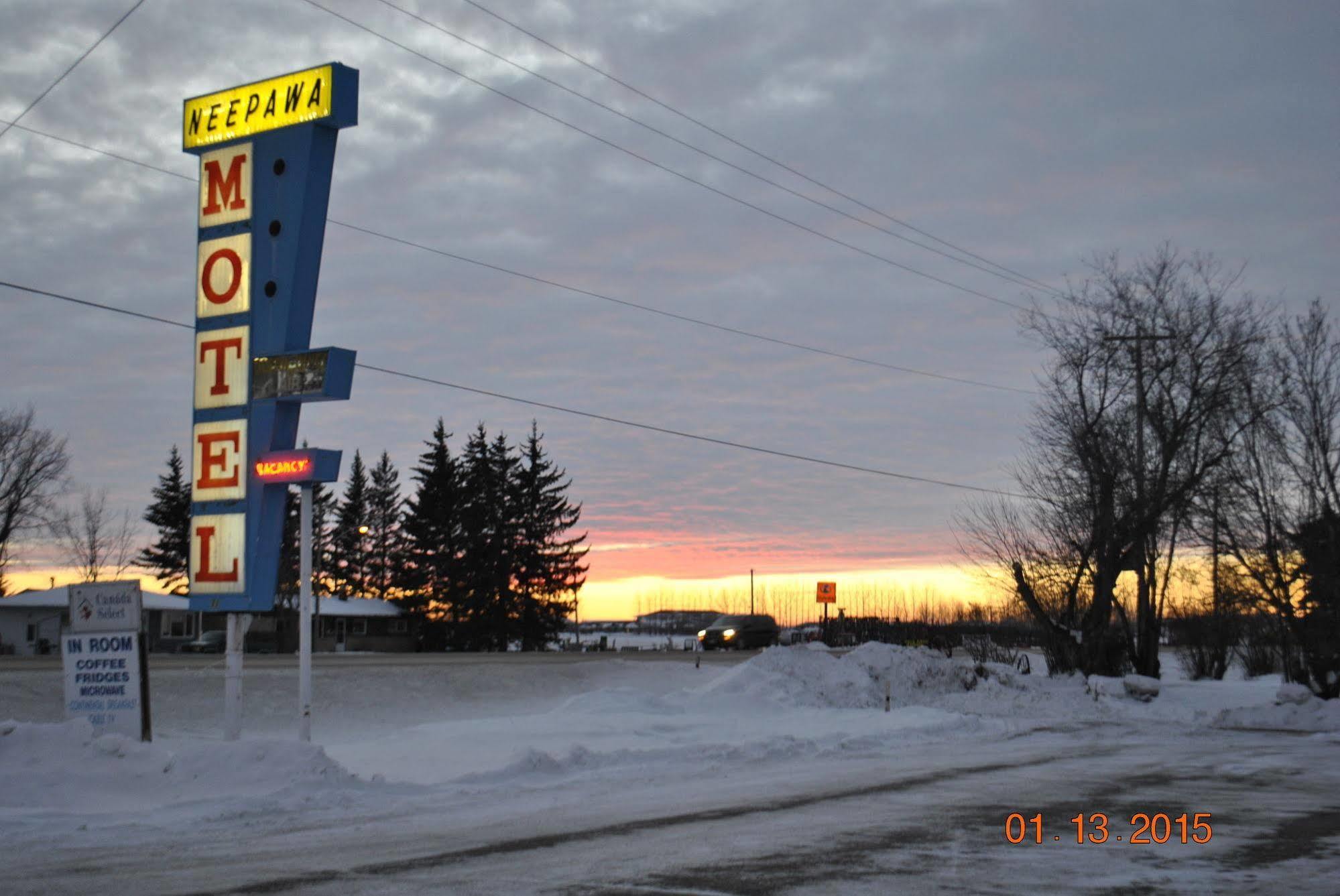 Neepawa Motel Esterno foto